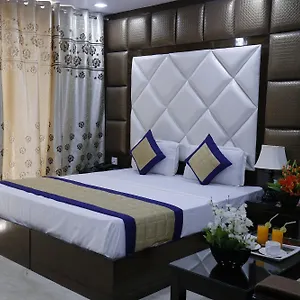 Pride, Karol Bagh Hotel