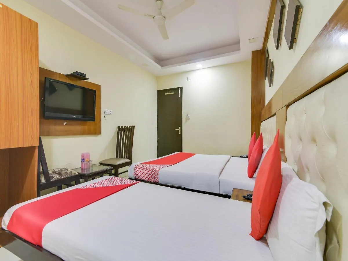 *** Hotel Collection O 78493 Noble Inn Paharganj Delhi  India